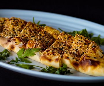 Kavurmalı Pide